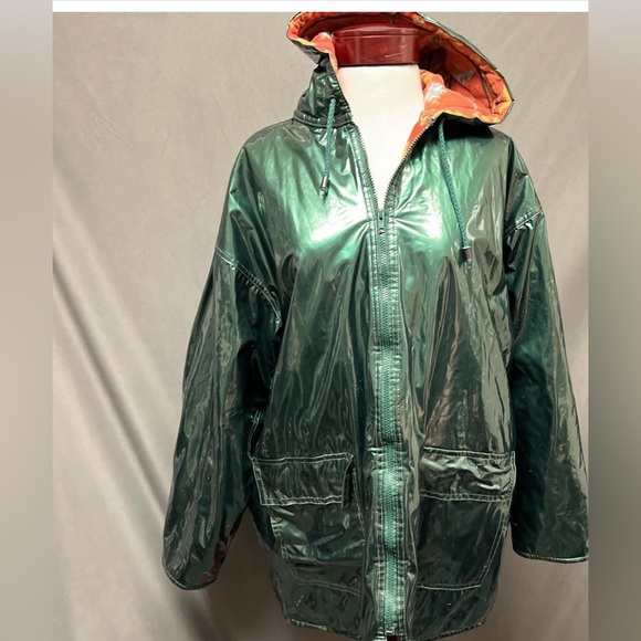 🔺SOLD🔺Vintage metallic green raincoat 80s hooded coat
Wippette raincoat - Picture 4 of 6